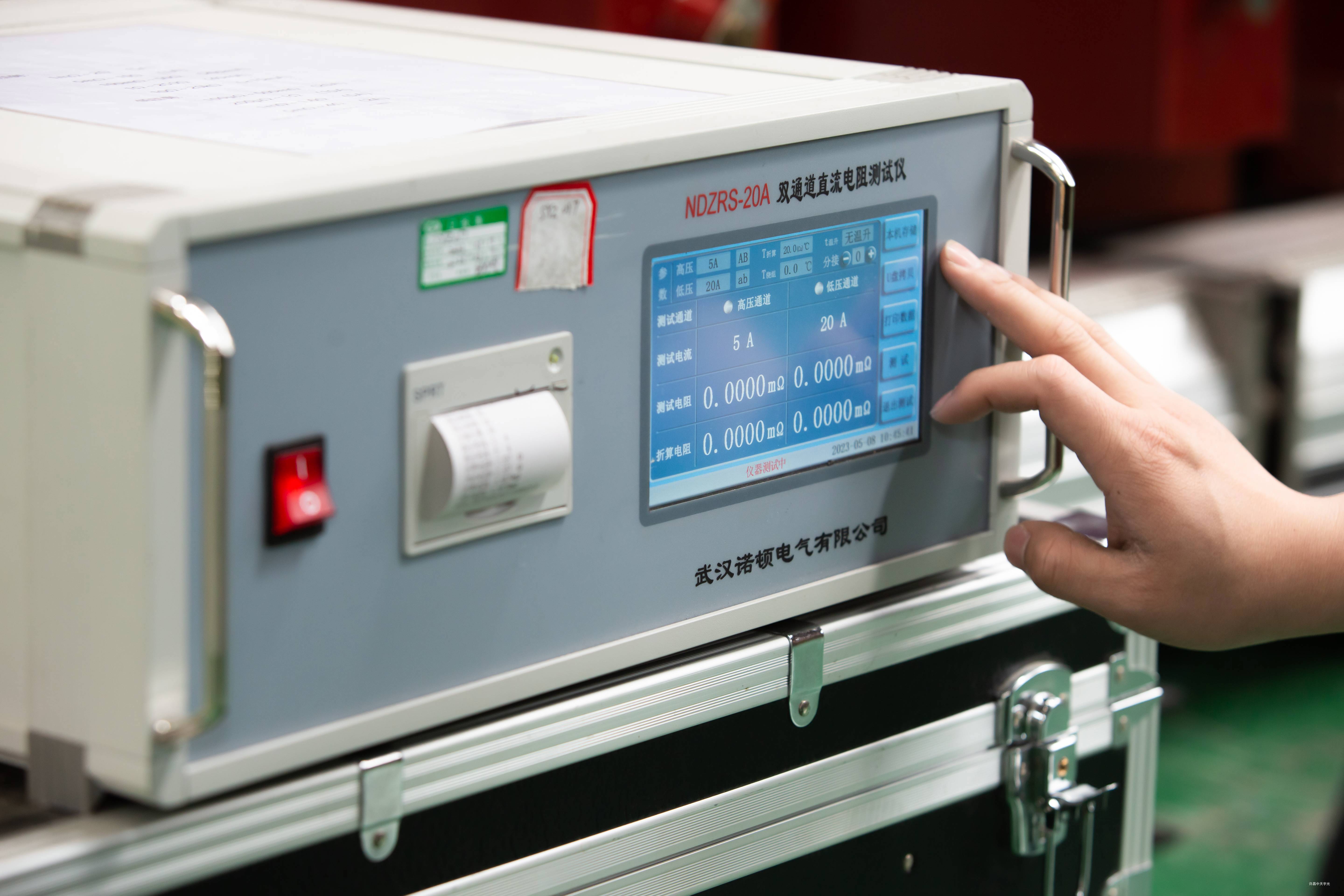  双通道直流电照测试仪